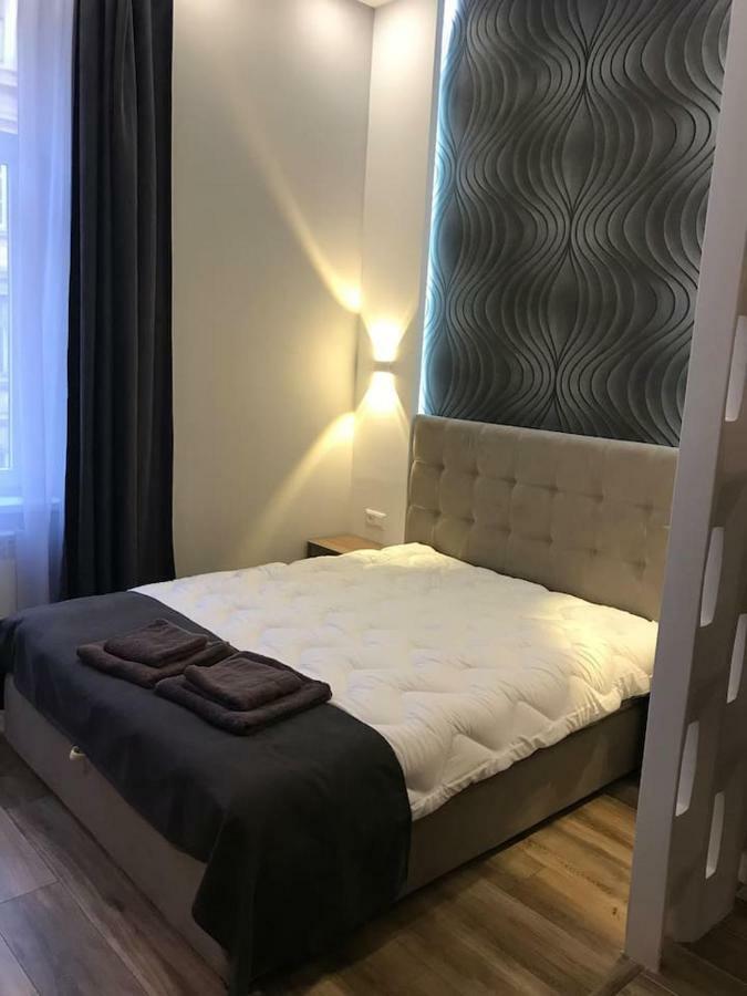 New Appartment-Studio Іn The Center Of Lviv Buitenkant foto
