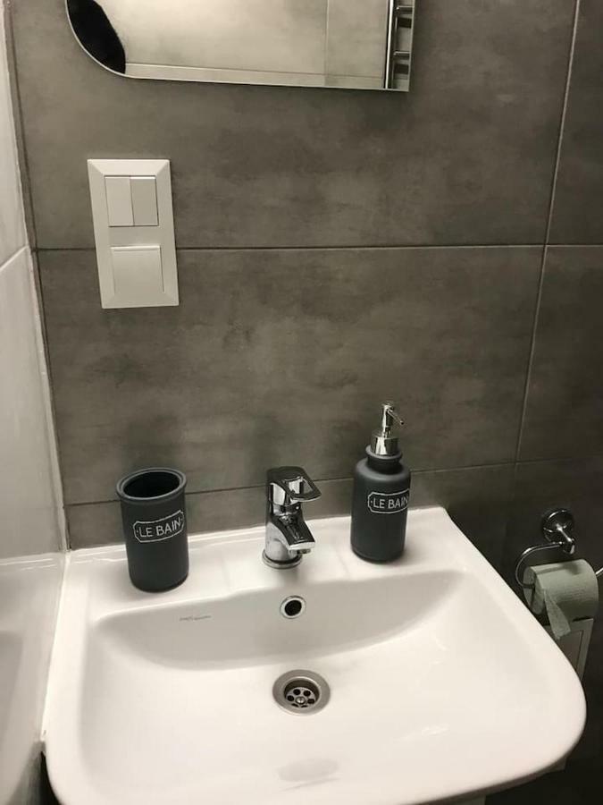 New Appartment-Studio Іn The Center Of Lviv Buitenkant foto